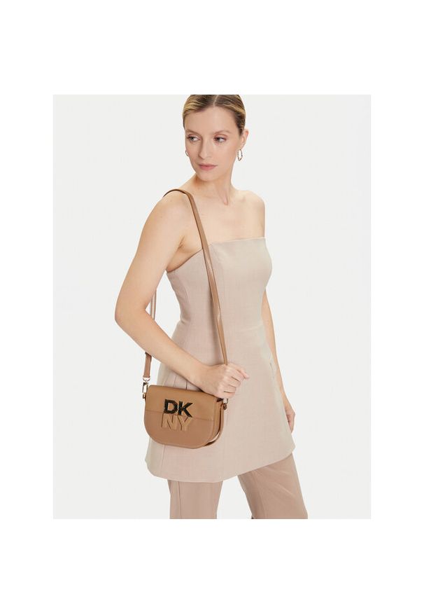 Torebka DKNY. Kolor: brązowy