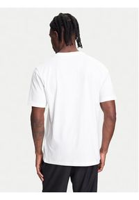 Adidas - adidas T-Shirt Pennant Trim Graphic JL9226 Biały Regular Fit. Kolor: biały. Materiał: bawełna #4