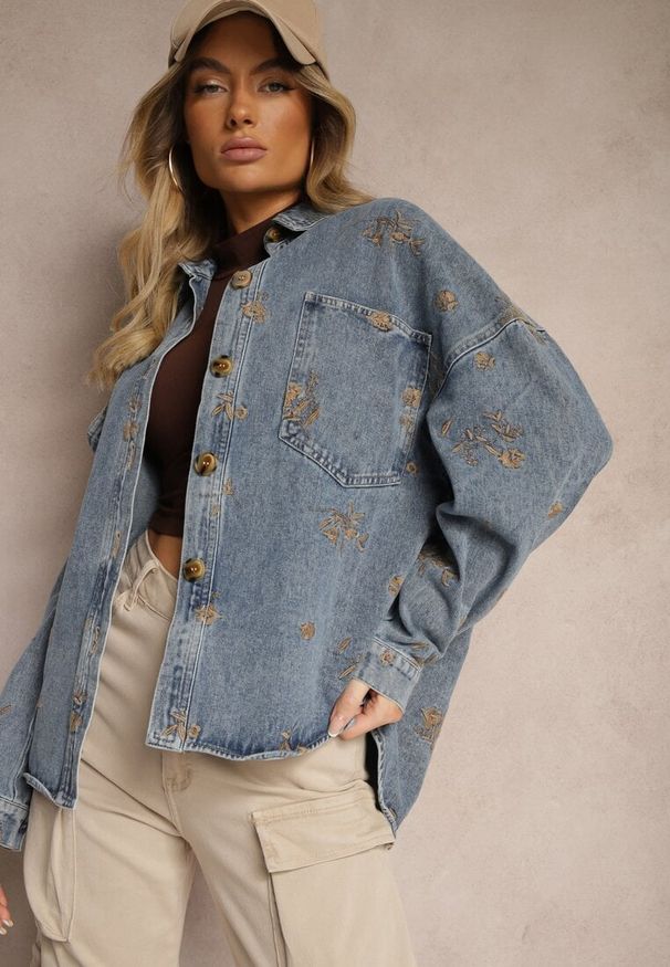 Renee - Niebieska Koszulowa Kurtka Jeansowa z Bawełny w Hafty Merinorie. Okazja: na co dzień. Kolor: niebieski. Materiał: bawełna, jeans. Długość rękawa: długi rękaw. Długość: długie. Wzór: haft. Styl: casual