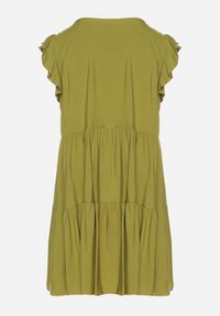 Born2be - Zielona Rozkloszowana Sukienka z Bawełny Ozdobiona Falbankami Natiriane. Okazja: na co dzień. Typ kołnierza: kołnierz z falbankami. Kolor: zielony. Materiał: bawełna. Wzór: aplikacja. Sezon: wiosna, lato. Styl: casual, elegancki #3