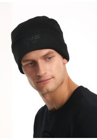 Ochnik - Czarna czapka zimowa męska z logo OCHNIK. Kolor: czarny. Materiał: akryl. Sezon: zima #1
