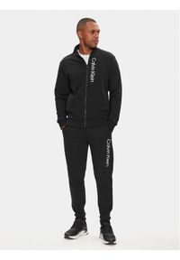 Calvin Klein Dres Vertical Logo K10K113676 Czarny Regular Fit. Kolor: czarny. Materiał: bawełna #1