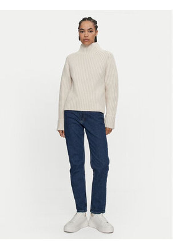 Calvin Klein Golf K20K207439 Écru Regular Fit. Typ kołnierza: golf. Materiał: wełna