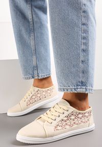 Born2be - Beżowe Tenisówki z Ażurowymi Bokami Ariemessa. Okazja: na co dzień. Kolor: beżowy. Wzór: ażurowy. Sezon: lato. Styl: casual #1