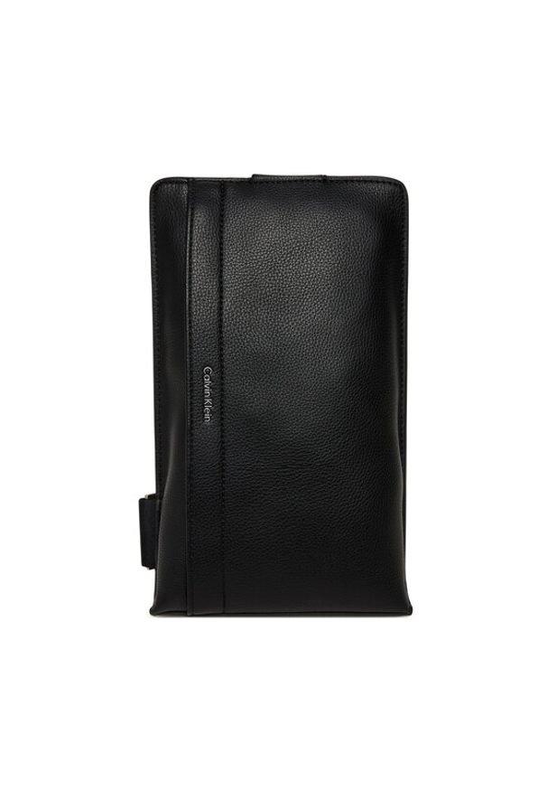 Calvin Klein Saszetka Raised Square Sling LV04D3271G Czarny. Kolor: czarny. Materiał: skóra