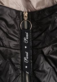 Born2be - Czarna Kurtka z Pikowanymi Przeszyciami i Elastyczną Gumką w Pasie Relriva. Okazja: na co dzień. Kolor: czarny. Materiał: jeans. Styl: casual, elegancki #5