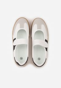 Renee - Białe Tenisówki Sneakeriny z Paskiem na Rzep Pirel. Okazja: na co dzień. Zapięcie: rzepy. Kolor: biały. Materiał: jeans, koronka. Wzór: gładki. Styl: casual, elegancki, sportowy #8