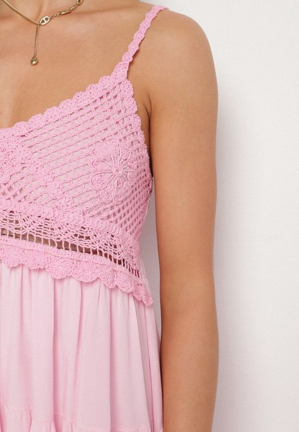 Born2be - Różowa Rozkloszowana Sukienka w Haftowany Wzór Mavironne. Okazja: na imprezę. Kolor: różowy. Wzór: haft. Styl: elegancki