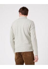 Wrangler - MĘSKA KOSZULKA WRANGLER REFINED POLO DEEP LICHEN W7F9KHX1X 112323734. Typ kołnierza: polo #3