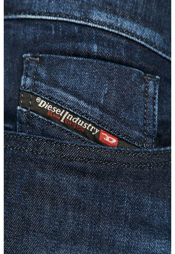 Diesel - Jeansy. Kolor: niebieski