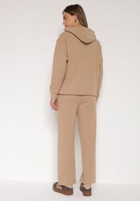 Born2be - Ciemnobeżowy Bawełniany Komplet Dresowy z Bluzą i Spodniami Zansira. Kolor: beżowy. Materiał: bawełna, dresówka. Sport: turystyka piesza #5