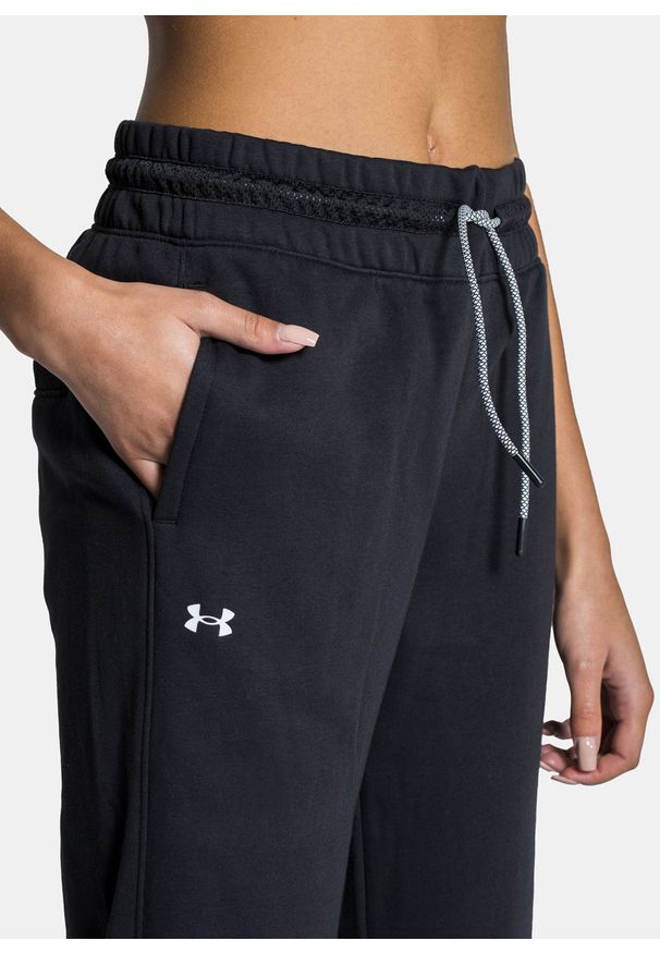 Spodnie dresowe damskie czarne Under Armour Rival Fleece. Kolor: czarny. Materiał: dresówka. Sport: bieganie, turystyka piesza, fitness