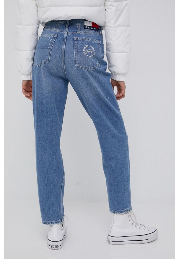 Tommy Jeans jeansy BF8034 damskie high waist. Stan: podwyższony. Kolor: niebieski