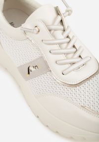 Renee - Białe Sneakersy na Platformie z Wkładką ze Skóry Naturalnej i Napisam Haidena. Okazja: na co dzień. Zapięcie: sznurówki. Kolor: biały. Materiał: skóra. Wzór: napisy. Obcas: na platformie #8