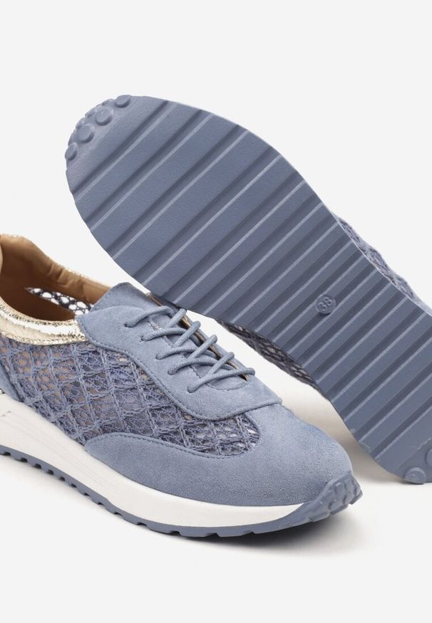 Born2be - Niebieskie Ażurowe Sneakersy Ozdobione Metalicznymi Wstawkami Sdivane. Okazja: na co dzień. Kolor: niebieski. Materiał: jeans. Wzór: ażurowy, aplikacja. Obcas: na płaskiej podeszwie