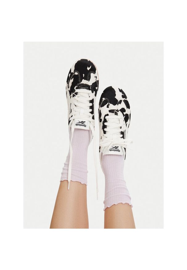 Sneakersy Reebok. Kolor: kremowy