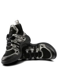 Czarne Sneakersy Carinii Damskie Stylowe Obuwie. Kolor: czarny. Materiał: materiał, skóra, guma, jeans. Szerokość cholewki: normalna. Sport: turystyka piesza #6