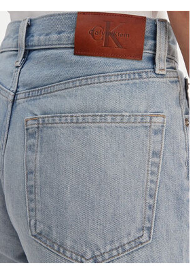 Calvin Klein Jeans Szorty jeansowe LV047F766G Niebieski Relaxed Fit. Kolor: niebieski. Materiał: bawełna