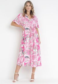 Born2be - Różowa Sukienka Midi ze Ściągaczem Veneranda. Kolor: różowy. Długość: midi #1