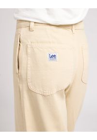 Lee - LEE CHINO RELAXED DAMSKIE SPODNIE MATERIAŁOWE MATERIAŁ GREIGE 112349015. Materiał: materiał #2