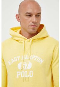 Polo Ralph Lauren bluza męska kolor żółty z kapturem z nadrukiem. Typ kołnierza: kaptur, polo. Kolor: żółty. Wzór: nadruk #2
