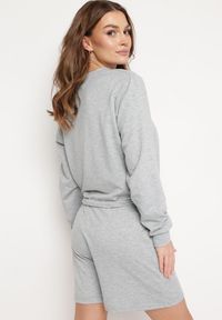 Born2be - Szary 2-Częściowy Komplet Dresowy Bluza z Nadrukiem i Luźne Szorty z Kieszeniami Ridana. Kolor: szary. Materiał: dresówka. Wzór: nadruk #7