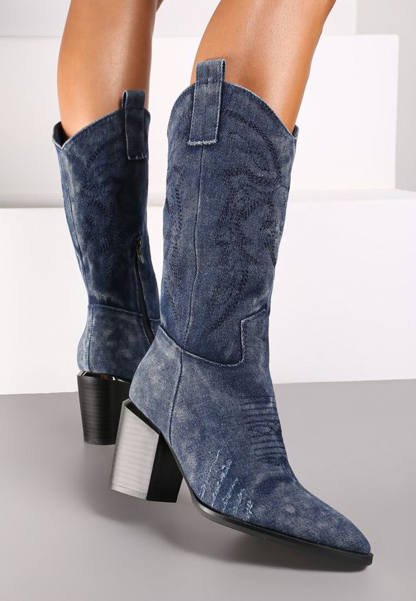 Born2be - Granatowe Botki Kowbojki na Obcasie z Haftem Laora. Kolor: niebieski. Materiał: jeans. Wzór: haft. Obcas: na obcasie. Styl: elegancki, klasyczny, boho. Wysokość obcasa: średni