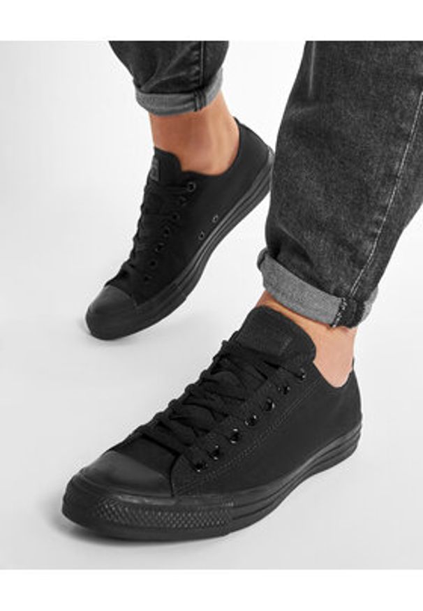 Converse Trampki Chuck Taylor All Star Ox M5039C Czarny. Kolor: czarny. Materiał: materiał