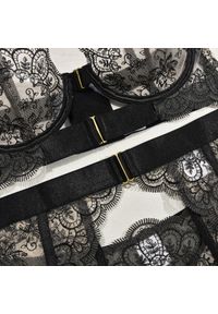 Intica - Komplet bielizny koronkowej z push-upem i pasem do pończoch Egypt. Kolor: fioletowy. Materiał: koronka. Wzór: koronka #10