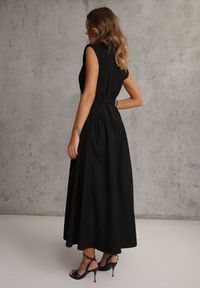 Renee - Czarna Sukienka Koszulowa Bez Rękawów z Paskiem i Metaliczną Klamrą Thespiphia. Okazja: na co dzień. Typ kołnierza: dekolt w kształcie V. Kolor: czarny. Długość rękawa: bez rękawów. Typ sukienki: koszulowe. Styl: casual #2