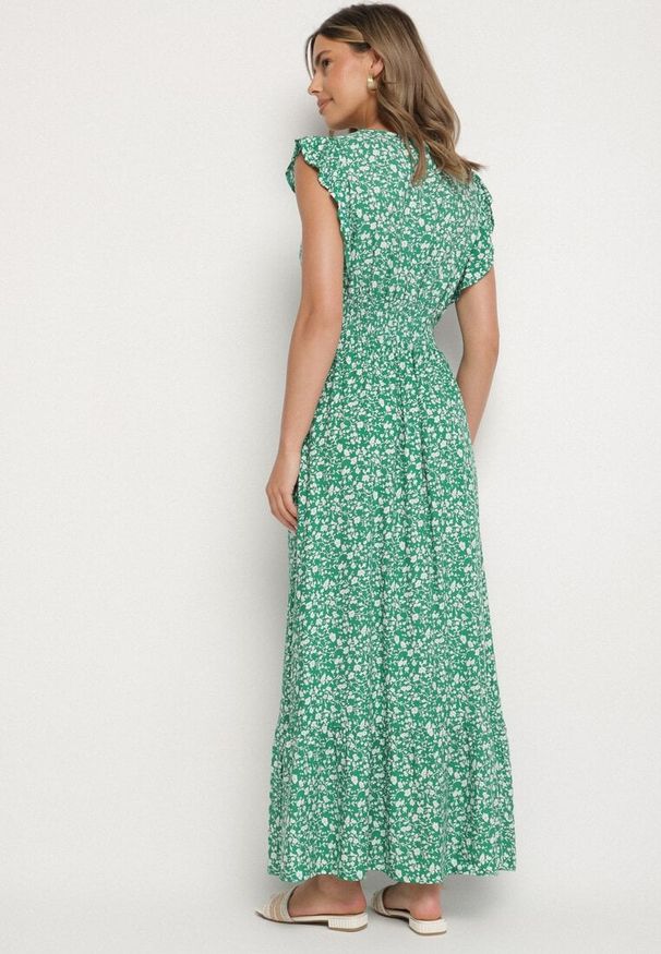 Born2be - Zielona Sukienka o Rozkloszowanym Kroju z Falbankami w Kwiatowy Wzór Aravisse. Okazja: na co dzień. Typ kołnierza: kołnierz z falbankami. Kolor: zielony. Wzór: kwiaty. Styl: casual, elegancki
