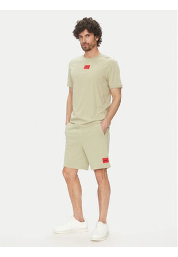 Hugo - HUGO Szorty sportowe Diz222 50466196 Zielony Regular Fit. Kolor: zielony. Materiał: bawełna. Styl: sportowy