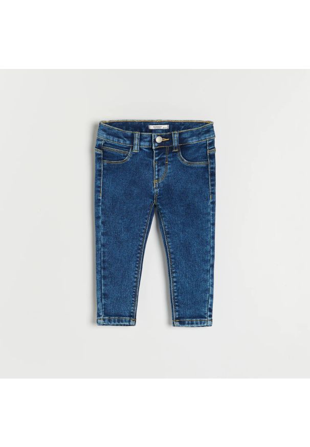 Reserved - Jeansy slim fit - Niebieski. Kolor: niebieski. Materiał: jeans