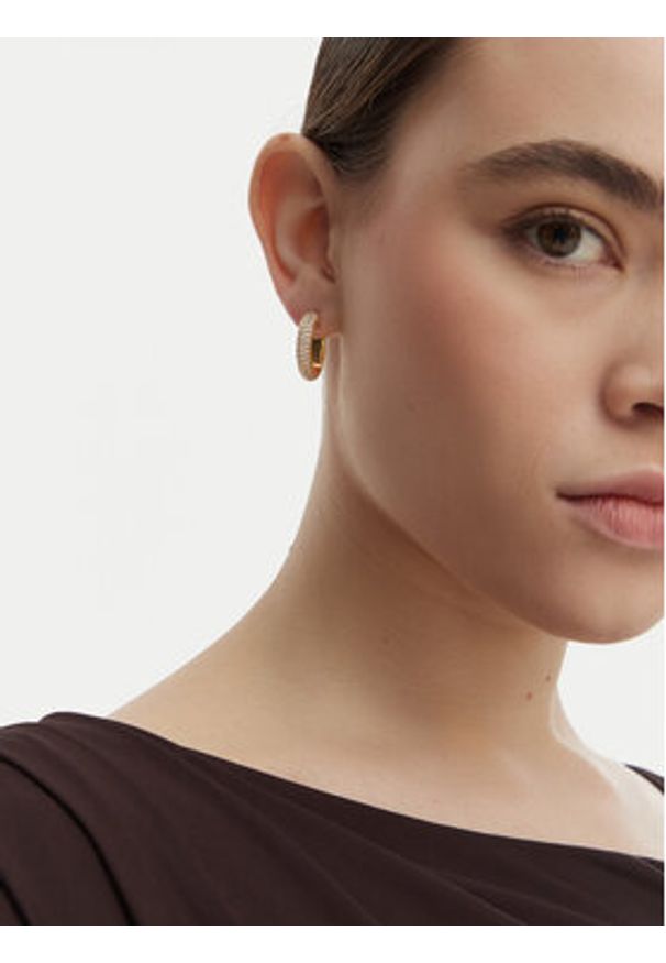 Guess Kolczyki JUBE06 020JW Złoty. Materiał: ze stali, ze stali nierdzewnej. Kolor: złoty