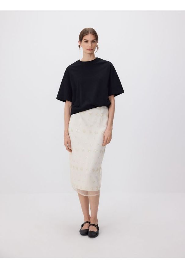 Reserved - Spódnica midi z cekinami - złamana biel. Materiał: tkanina. Wzór: gładki