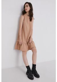 Answear Lab Sukienka bawełniana kolor beżowy mini oversize. Kolor: beżowy. Materiał: bawełna. Typ sukienki: oversize. Styl: wakacyjny. Długość: mini #4