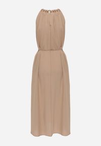 Born2be - Beżowa Wiskozowa Sukienka Bez Rękawów z Warkoczowym Splotem przy Dekolcie Shirineli. Okazja: na co dzień. Kolekcja: plus size. Kolor: beżowy. Materiał: wiskoza. Długość rękawa: bez rękawów. Wzór: ze splotem. Typ sukienki: dla puszystych, proste. Styl: boho, casual, klasyczny, elegancki #6