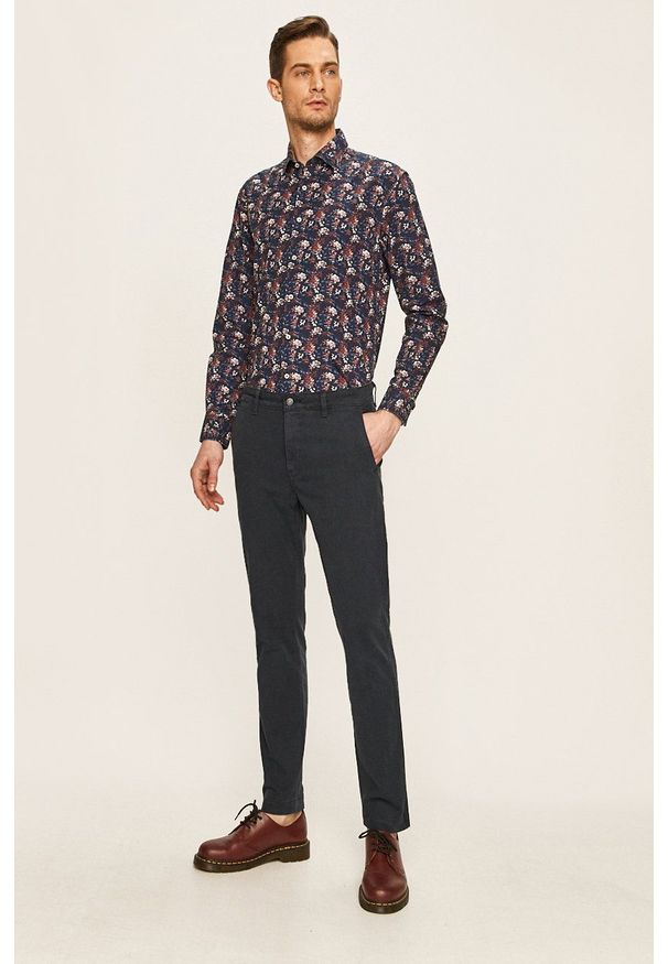 Levi's® - Levi's - Spodnie. Okazja: na spotkanie biznesowe. Kolor: niebieski. Styl: biznesowy