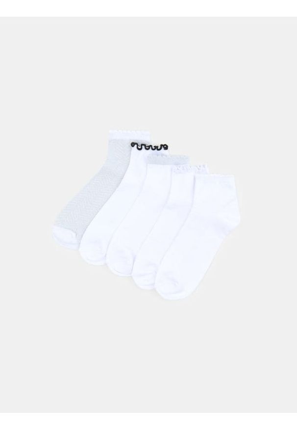 Sinsay - Skarpetki z falbanami 5 pack - biały. Kolor: biały