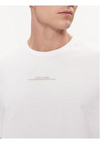 Calvin Klein T-Shirt Linear Back Logo K10K112486 Biały Regular Fit. Kolor: biały. Materiał: bawełna #4