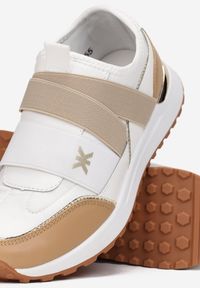 Renee - Biało-Beżowe Wsuwane Sneakersy z Metalicznymi Wstawkami i Elastycznym Paskiem Fanir. Zapięcie: bez zapięcia. Kolor: biały. Szerokość cholewki: normalna. Wzór: aplikacja. Obcas: na płaskiej podeszwie #3