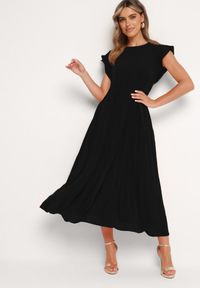 Born2be - Czarna Plisowana Sukienka z Krótkim Rękawem Nlea. Kolor: czarny. Długość rękawa: krótki rękaw #1