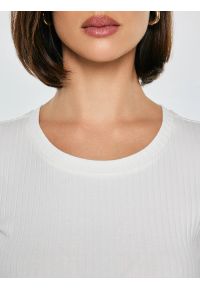 Big-Star - Koszulka damska w prążek biała Imija 100. Kolor: biały. Materiał: prążkowany, dzianina, materiał. Wzór: prążki #3