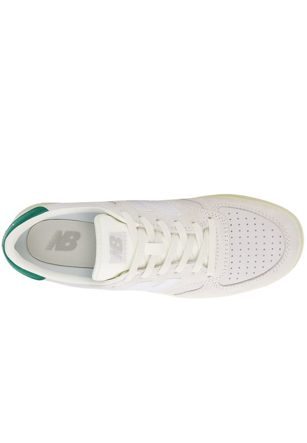 Buty unisex New Balance CT500GRN – szare. Kolor: szary. Materiał: zamsz, guma, nubuk, skóra. Szerokość cholewki: normalna. Sport: tenis