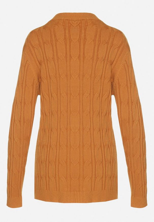 Born2be - Jasnobrązowy Sweter z Wiskozą i Ozdobnym Splotem Savria. Kolor: brązowy. Materiał: wiskoza. Wzór: ze splotem. Sezon: zima