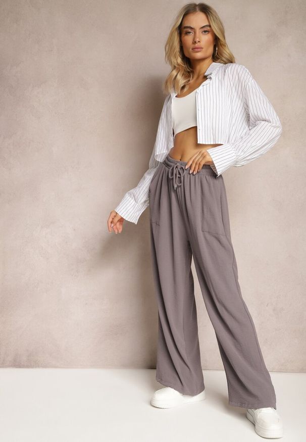 Renee - Szare Spodnie High Waist ze Sznurkiem w Talii i Prostą Nogawką Raveann. Okazja: na spacer, na co dzień. Stan: podwyższony. Kolor: szary. Wzór: aplikacja. Styl: casual