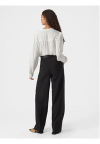 Vero Moda Bluzka Bumpy 10300602 Biały Regular Fit. Kolor: biały. Materiał: wiskoza #4