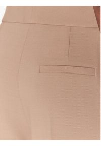 Hugo Spodnie materiałowe 50485638 Brązowy Regular Fit. Kolor: brązowy. Materiał: materiał, syntetyk