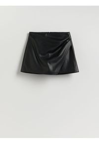 Reserved - Spódnico-szorty z imitacji skóry - czarny. Kolor: czarny. Materiał: skóra #1