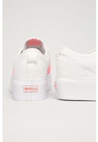 adidas Originals - Tenisówki Nizza Platform W. Nosek buta: okrągły. Zapięcie: sznurówki. Kolor: biały. Materiał: guma. Obcas: na platformie #5